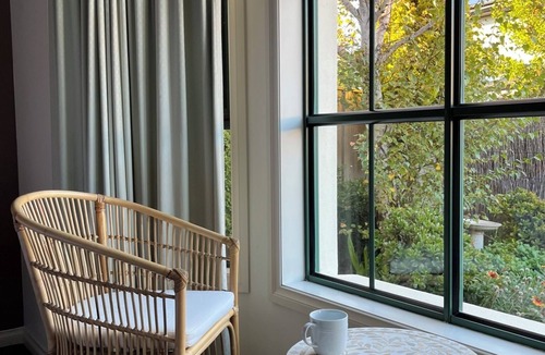 Brighton House | 5 Star Beachside Brighton- 3bed 1.5bath - easy access to surf, city & vines