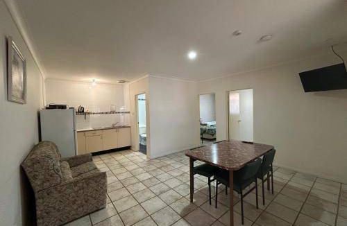 Moree Hotel | 50 m² Motel ∙ 5 guests