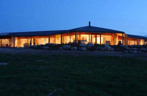 Lake Wangary Cabin | 500 m² Lodge ∙ 4 bedrooms ∙ 10 guests