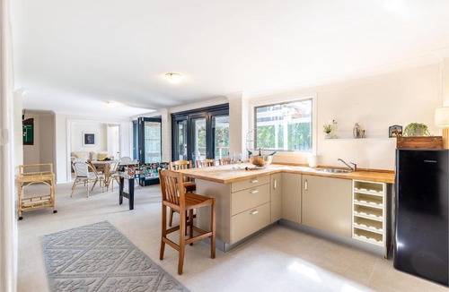 Nelson Bay House | 54 Government Road fantastic house with WiFi Air Con