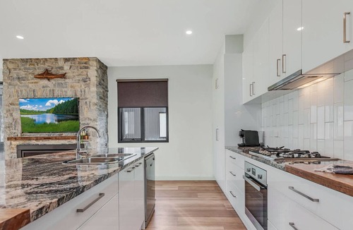 Moama Villa | 58 Highview Summary: