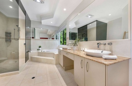 Ilkley House | 582 Ilkley Rd · Magnificent hinterland getaway!