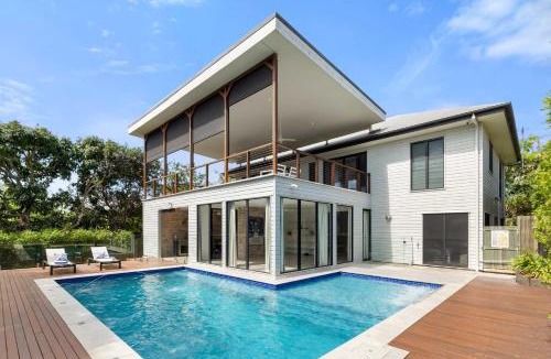 Carina House | 5BDR Ultimate Family Retreat Pool Toys Galore