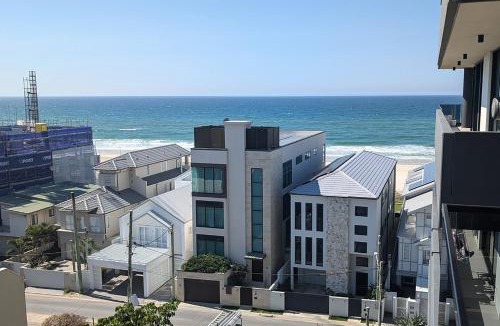 Palm Beach Apartment | 5th Floor Beachside Ocean View with Wi-Fi, Pool and Gym
