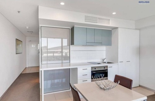 Adelaide Central Business District Apartment | 60 m² Apartment ∙ 1 bedroom ∙ 2 guests