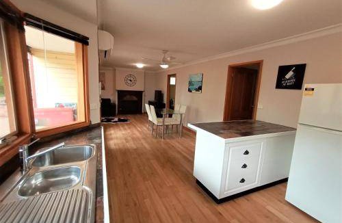 West Albury Apartment | 60 m² Apartment ∙ 2 bedrooms ∙ 4 guests