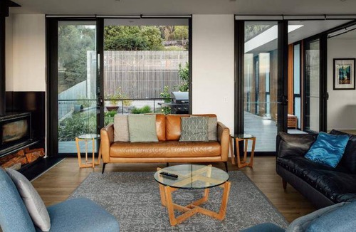 South Arm House | 60 m² House ∙ 4 bedrooms ∙ 6 guests
