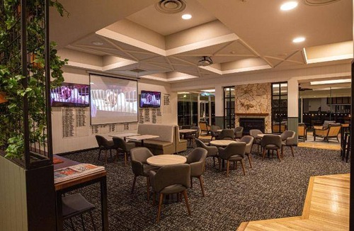 Berri Hotel | 60 m² Motel ∙ 3 bedrooms ∙ 6 guests