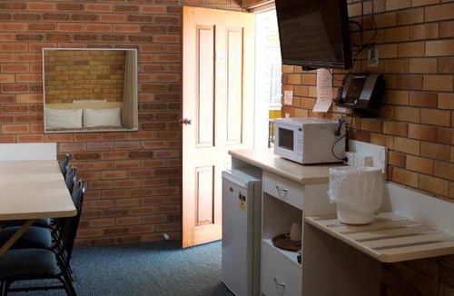 Warwick Hotel | 60 m² Motel ∙ 5 guests