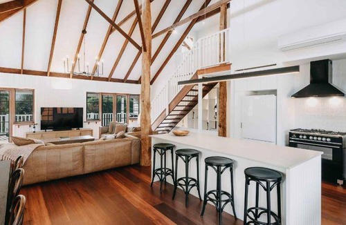 Peerabeelup House | 600 m² Farmhouse ∙ 5 bedrooms ∙ 19 guests