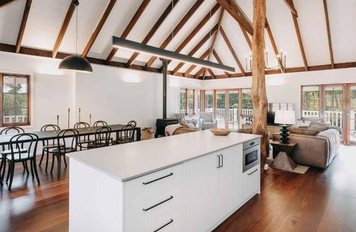 Peerabeelup House | 600 m² Farmhouse ∙ 5 bedrooms ∙ 19 guests