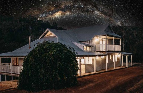 Peerabeelup House | 600 m² Farmhouse ∙ 5 bedrooms ∙ 19 guests