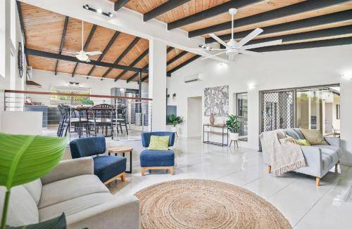 Whitfield House | 600 m² House ∙ 5 bedrooms ∙ 8 guests