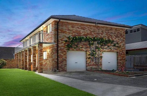 Noraville House | 600 m² House ∙ 6 bedrooms ∙ 10 guests