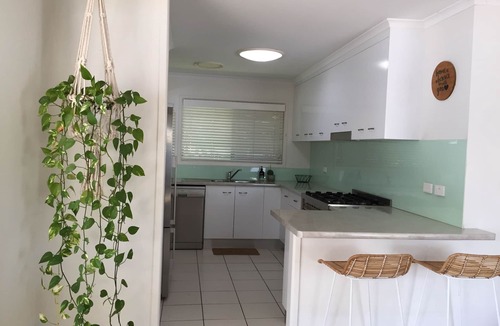Maroochydore House | 600m walk to Beach, Family Entertainer+ Aircon + Pool + Pizza oven