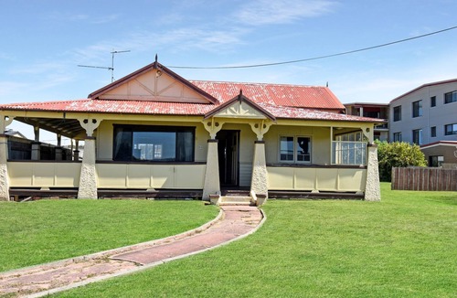 Bermagui House | 64 Lamont St - Pet Friendly