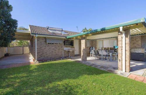 Fingal Bay House | 651 m² House ∙ 3 bedrooms ∙ 8 guests