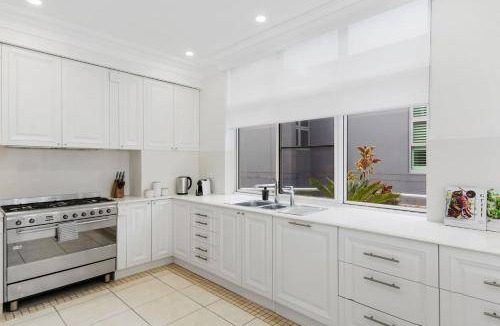 Wollongong CBD Apartment | 673 m² Apartment ∙ 5 bedrooms ∙ 9 guests