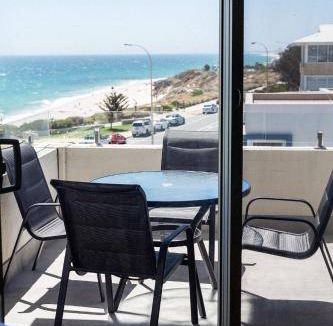 Cottesloe Apartment | 70 m² Apartment ∙ 2 bedrooms ∙ 4 guests