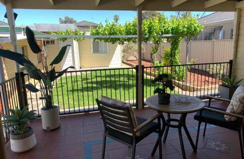 Glenroy House | 700 m² House ∙ 4 bedrooms ∙ 8 guests