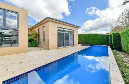 Bletchington House | 700 m² House ∙ 4 bedrooms ∙ 8 guests