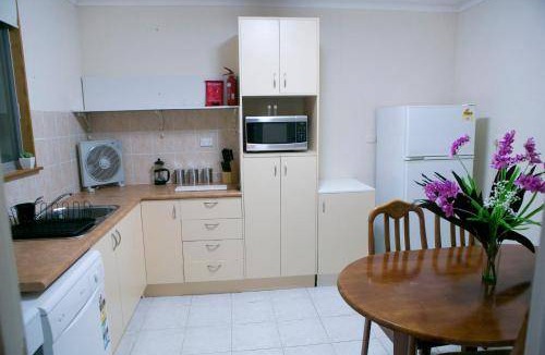 Coober Pedy Apartment | 72 m² Apartment ∙ 2 bedrooms ∙ 7 guests