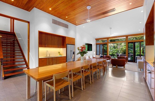 Flametree House | 727 m² House ∙ 8 bedrooms ∙ 16 guests