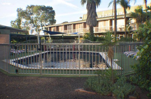 Muswellbrook Hotel | 75 m² Motel ∙ 4 guests