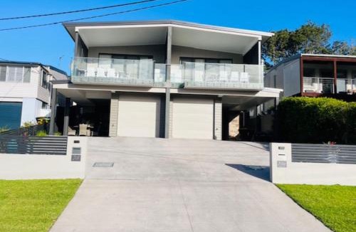 Corlette House | 75A Sandy Point Road