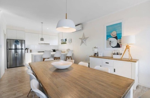 Encounter Bay House | 8 Davies St, Encounter Bay - Wi-Fi - Sea Views