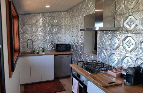 Eglinton Apartment | 80 m² Apartment ∙ 2 bedrooms ∙ 4 guests