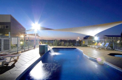 Williamstown Apartment | 83 m² Serviced apartment ∙ 3 bedrooms ∙ 6 guests