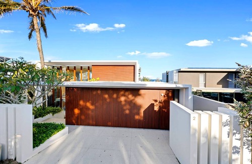Sunrise Beach House | 833 m² House ∙ 4 bedrooms ∙ 8 guests
