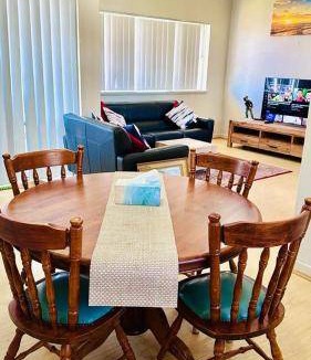 Kalgoorlie Apartment | 85 m² Serviced apartment ∙ 3 bedrooms ∙ 4 guests