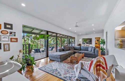 Airlie Beach House | 871 m² House ∙ 2 bedrooms ∙ 6 guests