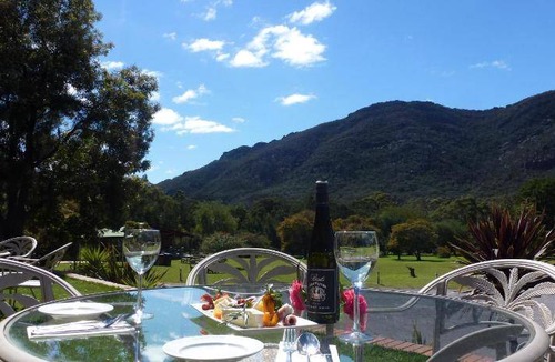 Halls Gap Hotel | 90 m² Motel ∙ 3 bedrooms ∙ 127 guests