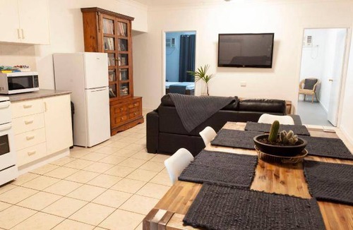 Westcourt Apartment | 90 m² Serviced apartment ∙ 3 bedrooms ∙ 8 guests