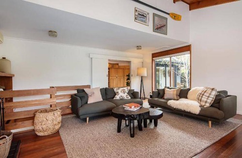 Somers House | 900 m² House ∙ 4 bedrooms ∙ 12 guests