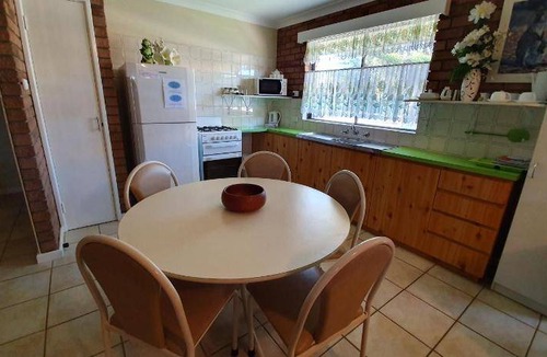 Jurien Bay Ski Chalet | 94 m² Chalet ∙ 3 bedrooms ∙ 7 guests