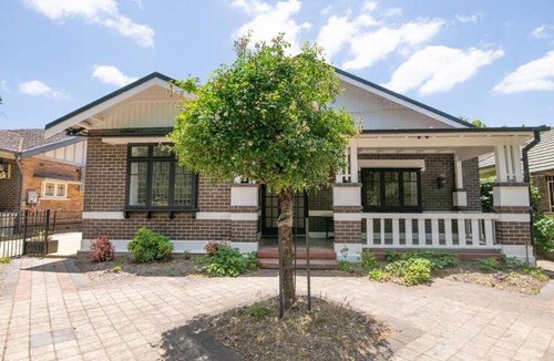 Orange House | 960 m² House ∙ 5 bedrooms ∙ 10 guests