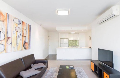 Woolloongabba Apartment | 98 m² Serviced apartment ∙ 2 bedrooms ∙ 5 guests