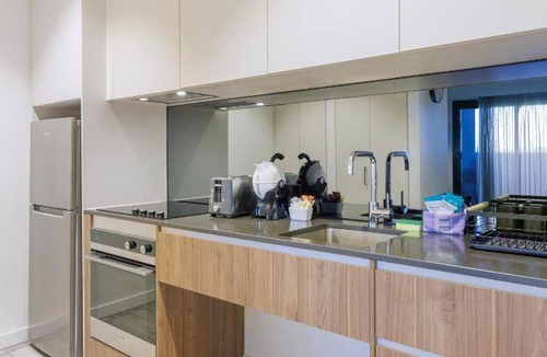 Burwood East Apartment | 99 m² Serviced apartment ∙ 3 bedrooms ∙ 10 guests