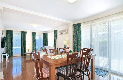 Moana House | 999 m² House ∙ 2 bedrooms ∙ 4 guests