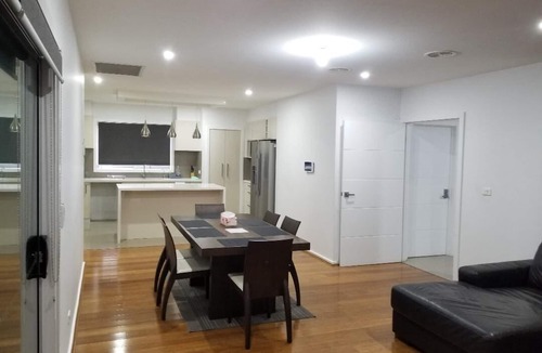Jacka House | A 5-bedroom spacious family friend house is near to all amenities.