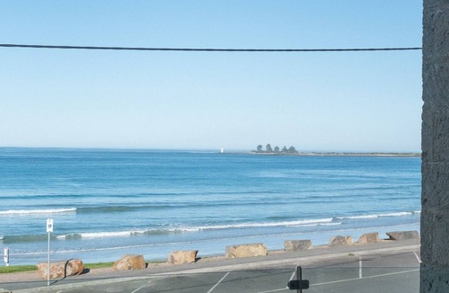 Port Fairy House | A beautiful 3 bedroom home with East Beach views