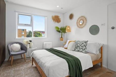 Bondi Beach Apartment | A Chic Beach Studio 5min walk To Bondi Beach