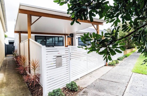 Toowoon Bay Cottage | A Chic Coastal Hideaway at Toowoon Bay Beach