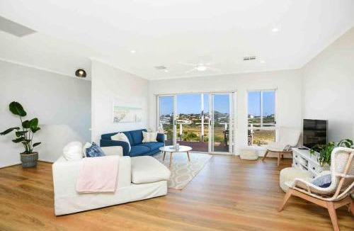 Goolwa Beach House | A Dunes View at Goolwa Beach- 4BR Wifi