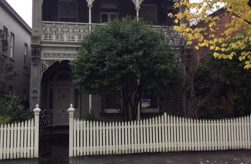 South Melbourne House | A Grand South Melbourne Terrace less than 1km to CBD with Parking .