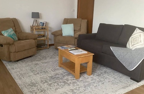 Albion Park Villa | A Little Comfort Stay - Close To Everything!